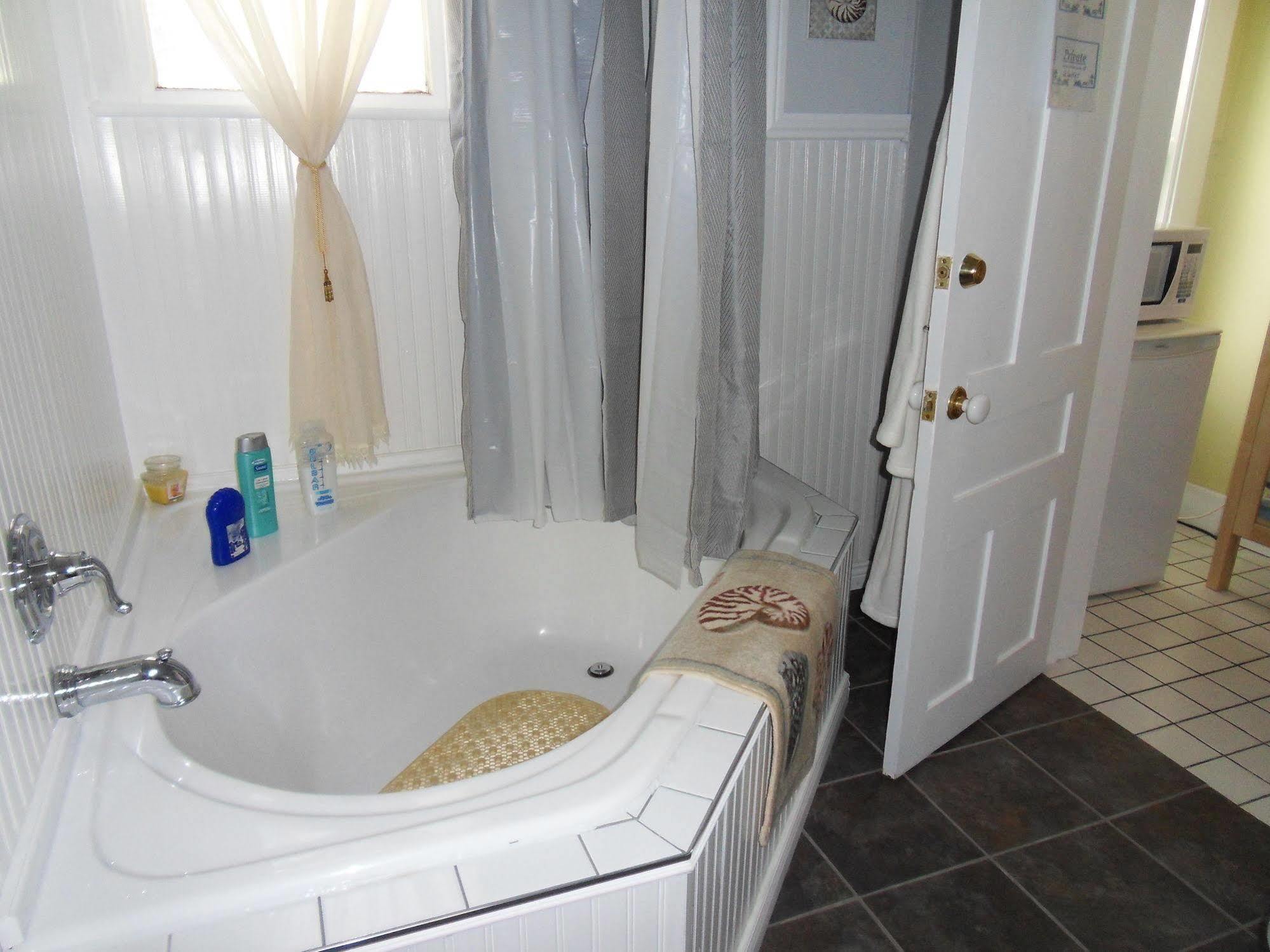 Ici Et Maintenant Bed and Breakfast Magog Εξωτερικό φωτογραφία