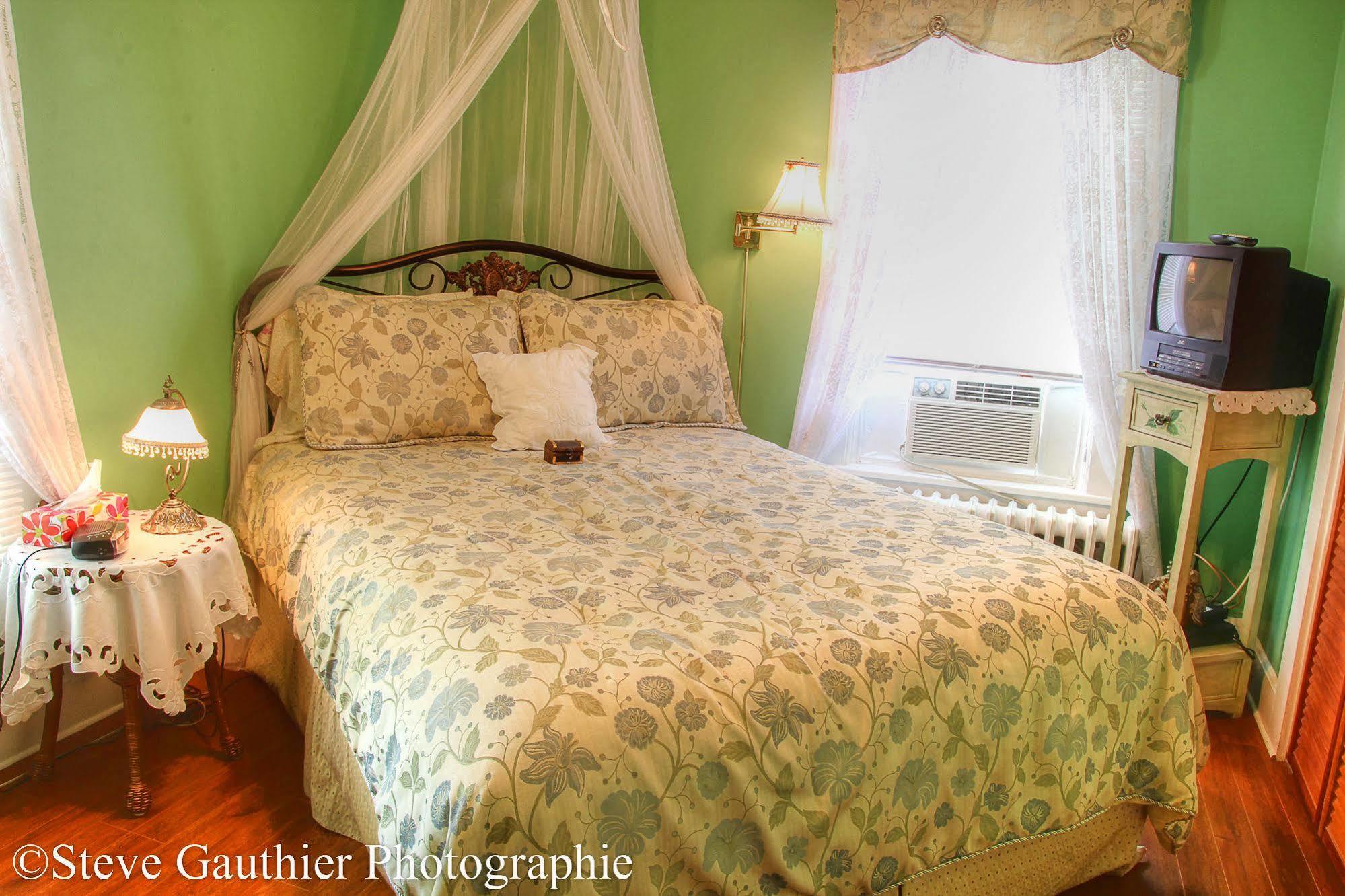 Ici Et Maintenant Bed and Breakfast Magog Εξωτερικό φωτογραφία